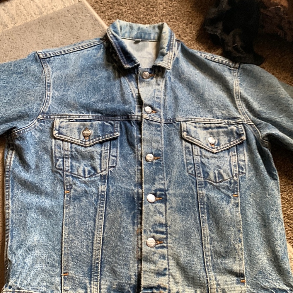 Size small Jean jacket unisex from the 80s and very good condition